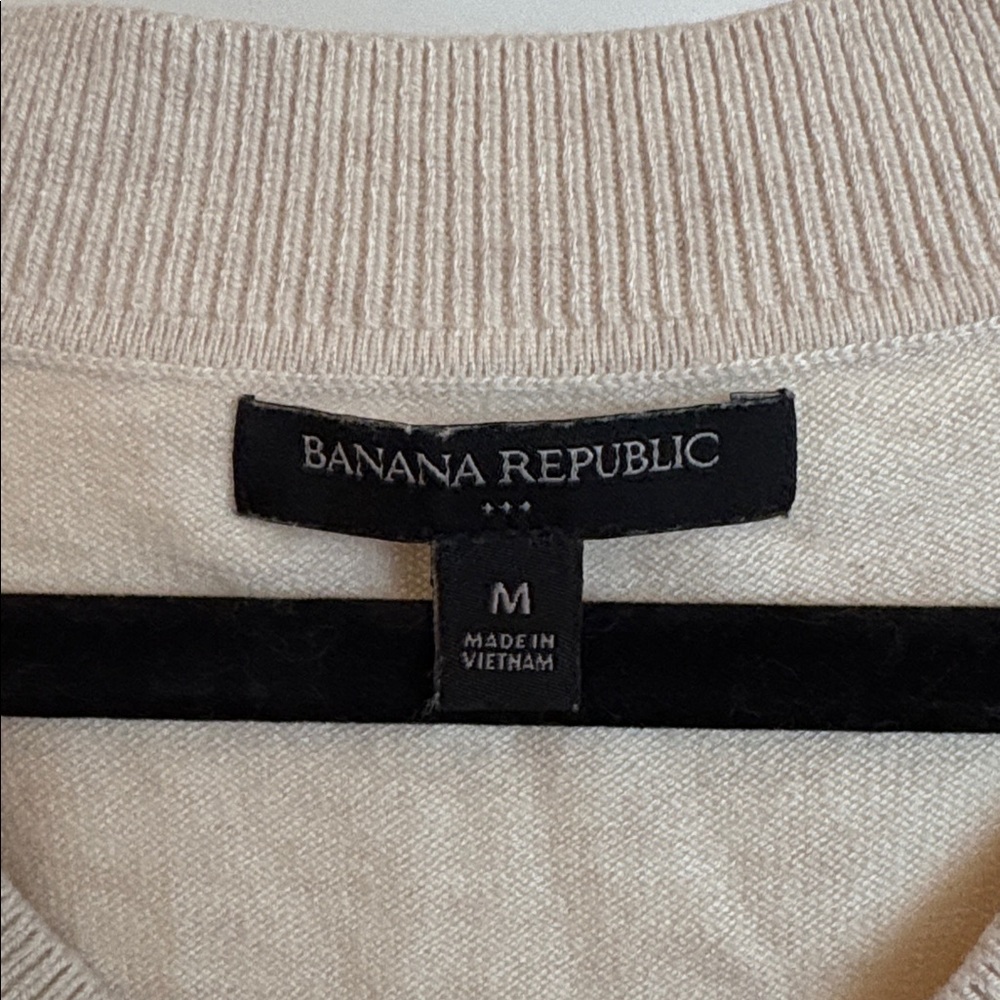 Banana Republic sweater - Picture 2 of 4